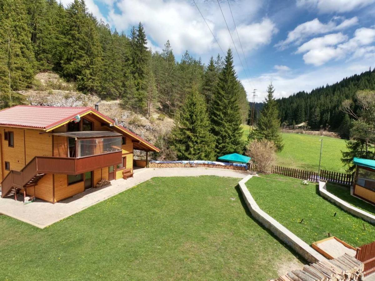 Guest House Chobaka Trigrad Extérieur photo